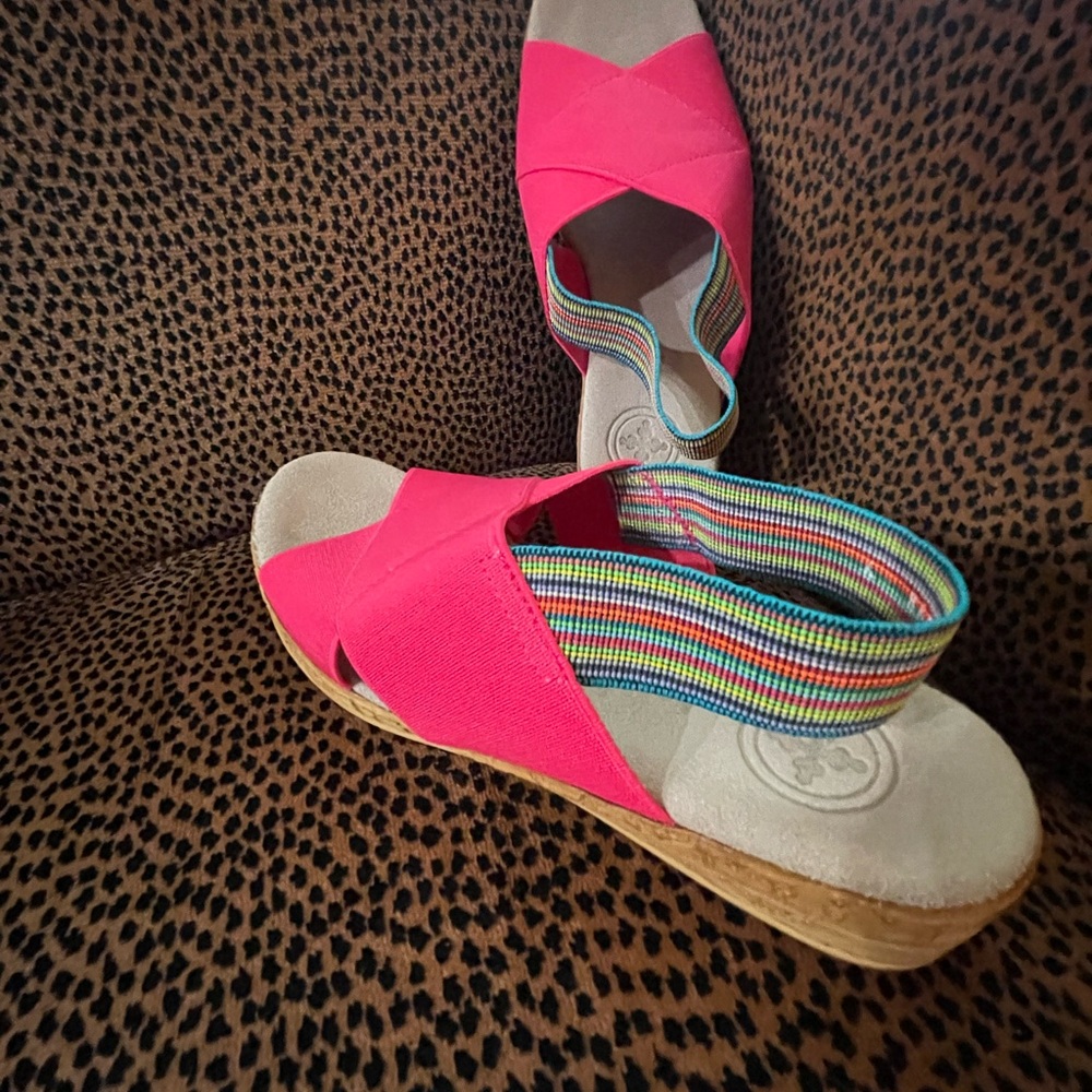 Vibrant Pink Women's Sandals